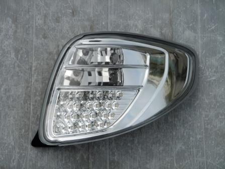 suzuki%20sx4%20led%20taillight%20(hu451ld-02-2-j)%20clear%20lens%20+%20chrome.jpg