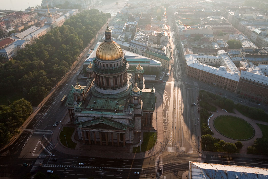 Saint+Isaac's+Cathedral+or+Isaakievskiy+Sobor+in+Saint+Petersburg.jpg