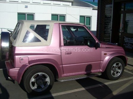 Suzuki_Vitara_Pink_Source_Sounds_Sheffield_Car_Audio2.JPG