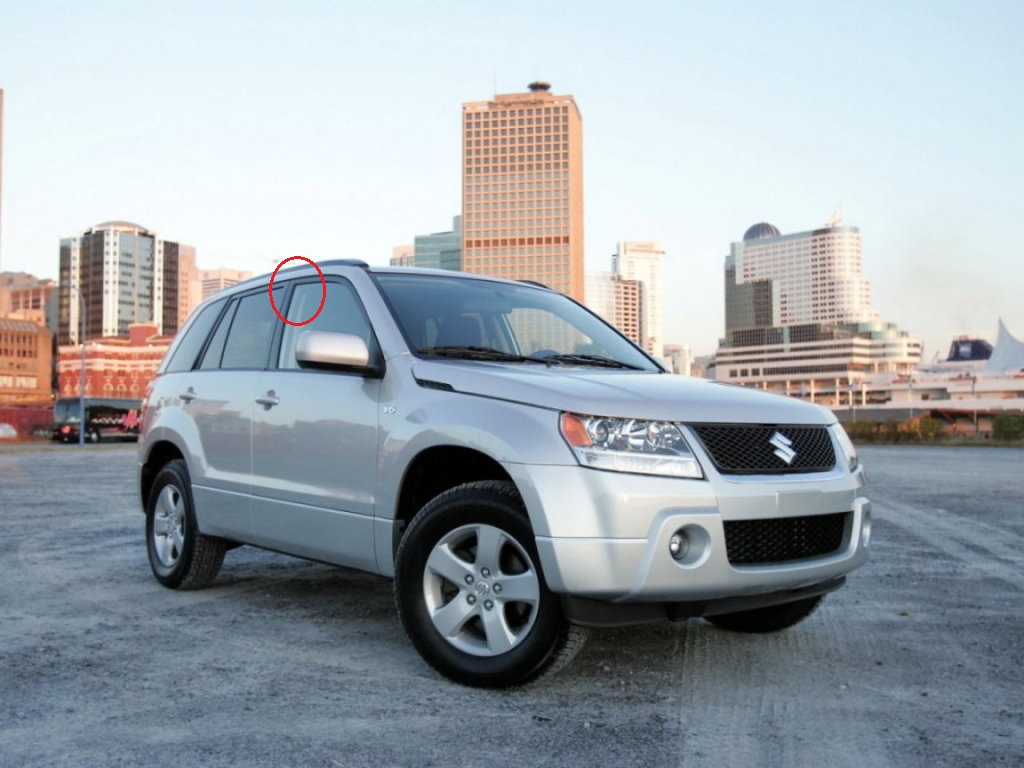 Suzuki_Grand Vitara_SUV 5 door_2005.jpg